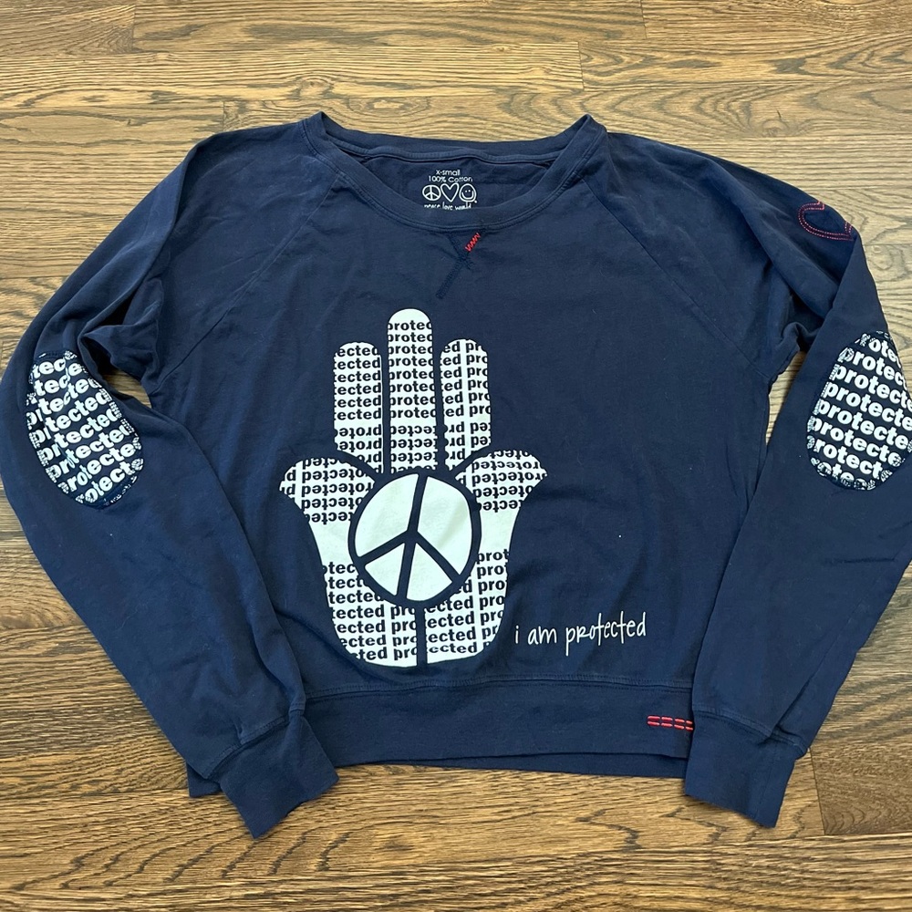 XS Peace Love World Protected Hamsa Sweatshirt like new!